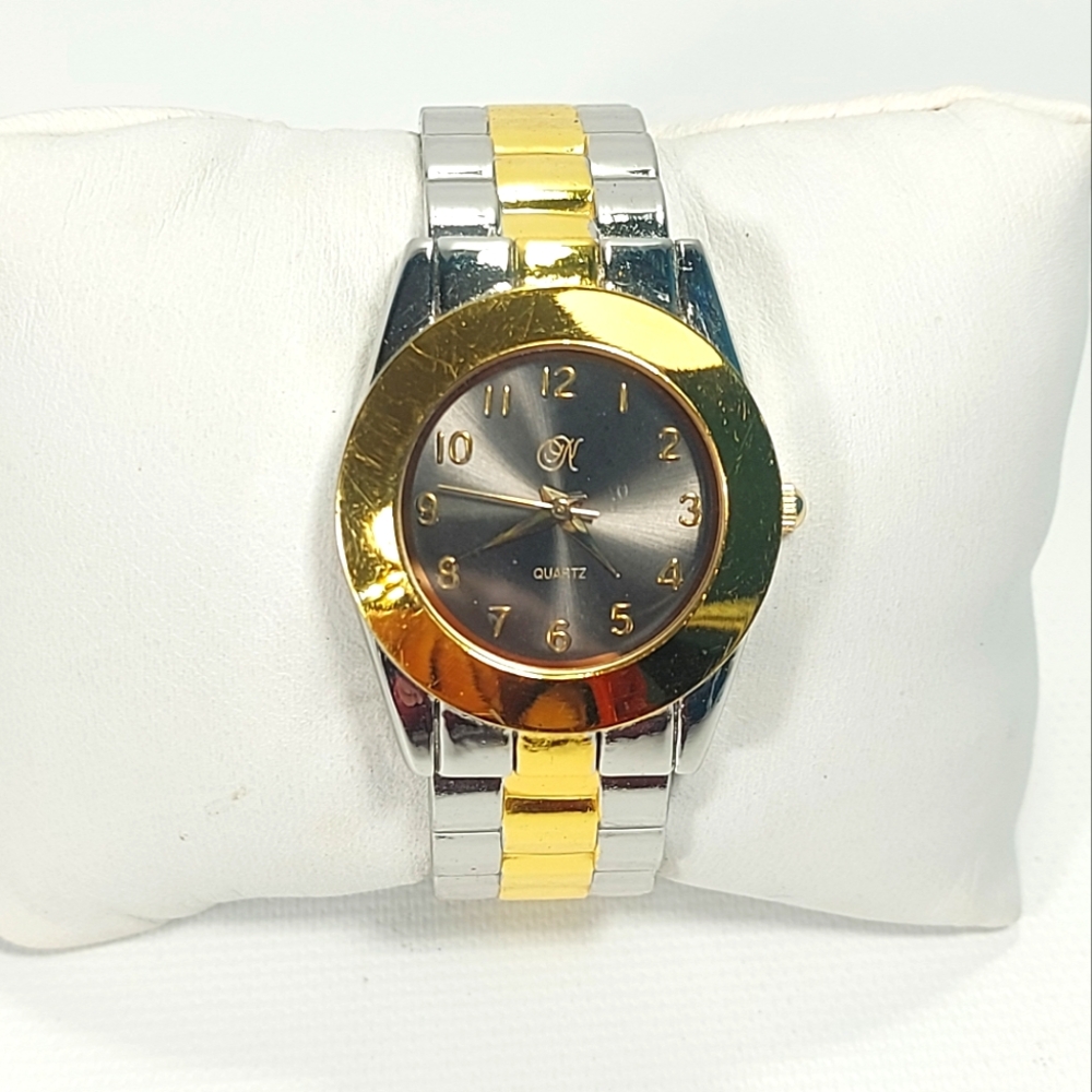 La Rochelle Gold Silver Tone Clamshell Bracelet Ladies Watch, New Battery